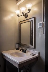 Gardner & Hostel - 71