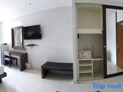 April Suites - 108
