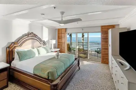 Pacific Terrace - 120