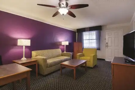 Baymont by Wyndham Greenville Woodruff Rd - 41