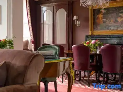 The Shelbourne, Autograph Collection - 108