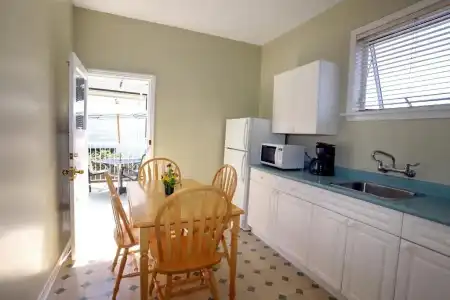 James Bay Inn, Suites & Cottage - 82