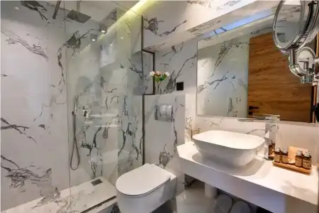 Emily's Luxury Suites - 46