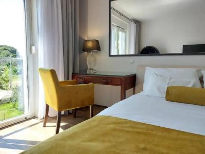 Refresh Boutique Apartments - 105