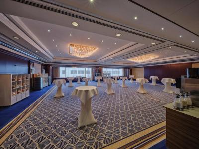 Steigenberger Graf Zeppelin - 36