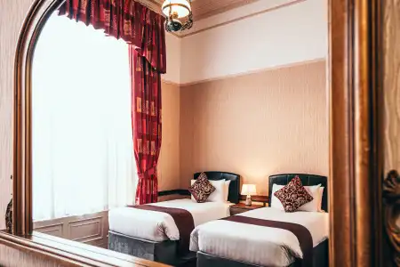 Russell Court - 19