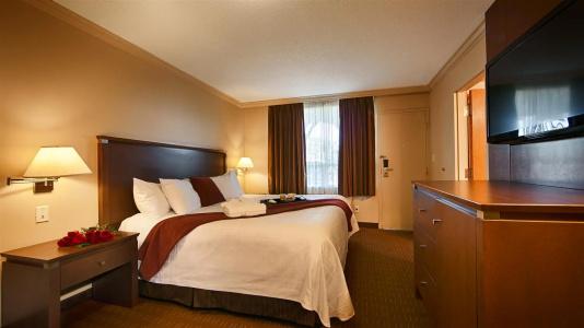 Best Western Plus Guildwood Inn - 57