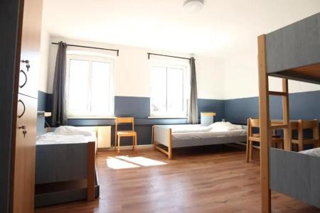 Blue Doors Hostel Ktv - 33