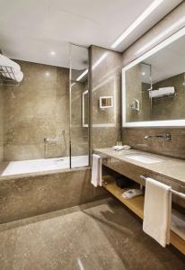 DoubleTree by Hilton Istanbul-Avcilar - 11