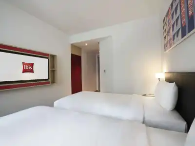 Oakwood Suites Bangkok - 2