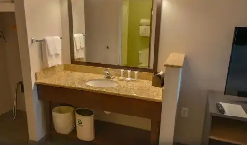 Country Inn & Suites by Radisson, Portland International Airport, OR - 9