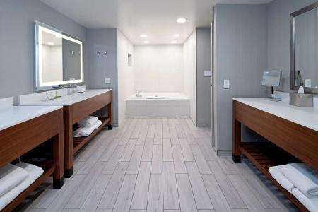 DoubleTree by Hilton Bakersfield - 5