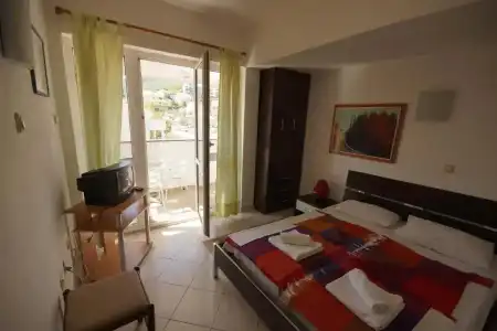 LaRos Apartments - 97