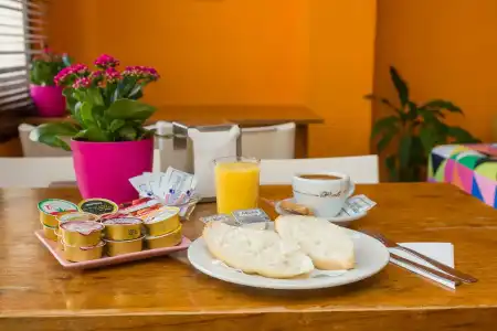 Sol y Miel Hostal - 25