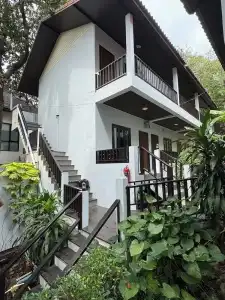 Tok Little Hut - 12