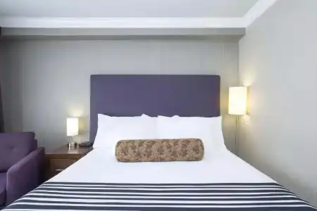 Sandman & Suites Calgary South - 58