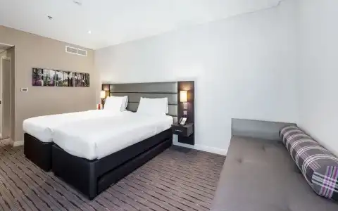 Premier Inn Doha Airport - 4