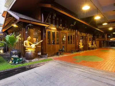 True Siam Phayathai - 1