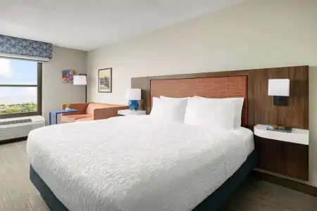 Hampton Inn Laredo - 31