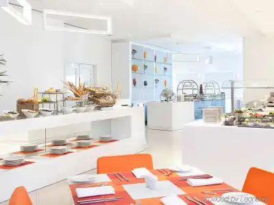 Novotel Dubai Al Barsha - 11