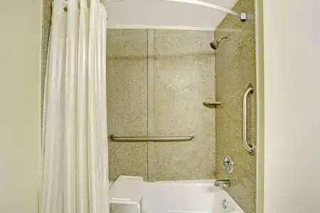 Ocean Breeze Inn - 8