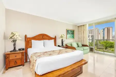 Luana Waikiki & Suites - 95