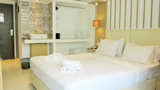 Elite - 4