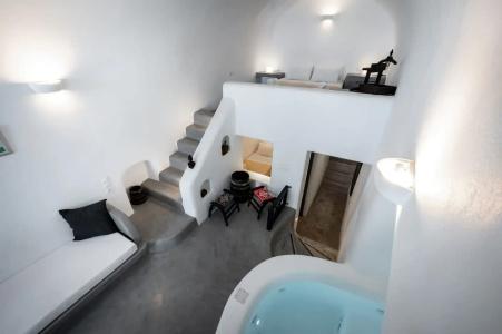 Lotza Studios - 172