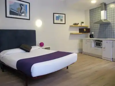 Apartamentos Mayerling Bisbe Urquinaona - 33