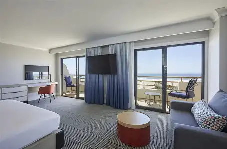 The Waterfront Beach Resort, A Hilton - 82