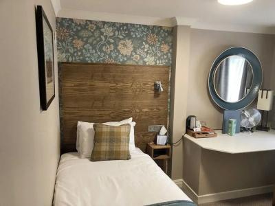 The Abbey Inn - 50