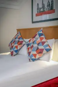 Queensway Sure Collection By Best Western - 61