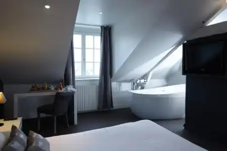 Best Western Le Cheval Blanc - Vieux Port - 165