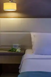 Cosmopolitan - 49