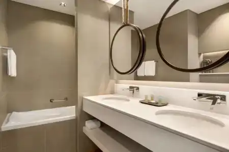 Mercure Dubai Gold District - 35