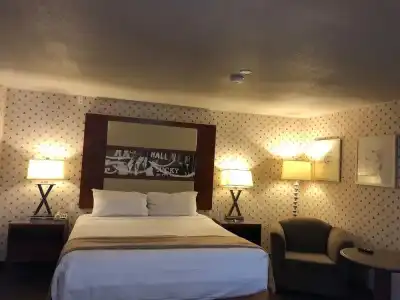Sunrise Inn - 79