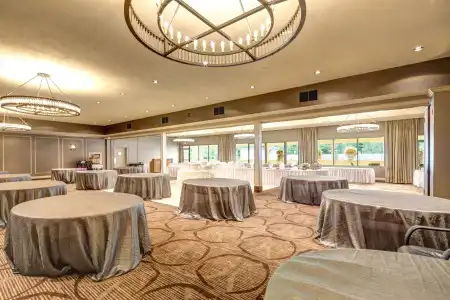 Best Western Plus Guildwood Inn - 25