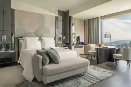 Four Seasons At Centre - 140