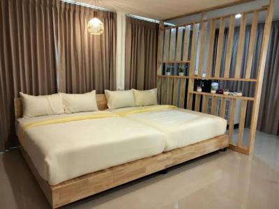 At Koh Larn Resort - 172