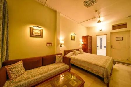 Arya Niwas - 104