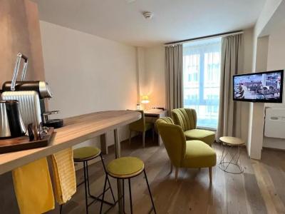 PLATZHIRSCH ZÜRICH- Downtown Boutique & Sushi Lounge - 97