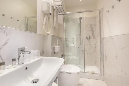 Ungherese Small Luxury - 109