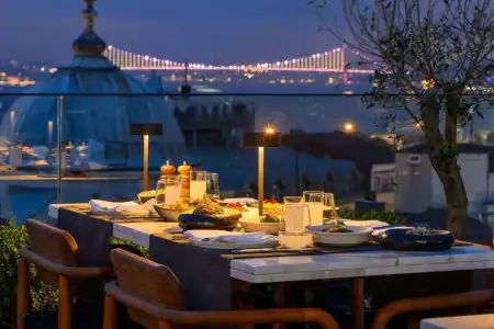 Orient Occident Istanbul, Autograph Collection - 12