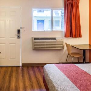 Motel 6 Bakersfield, CA - East - 22
