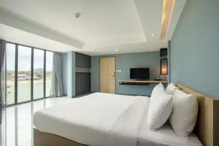 Nora Lakeview - 4
