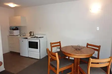 Colonial Inn Motel - 13