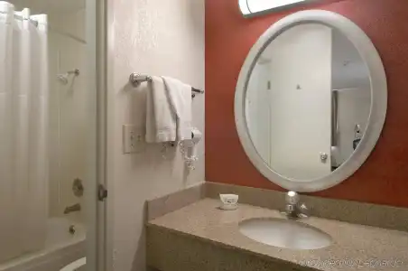Red Roof Inn Tulsa - 9