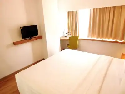 Whiz Cikini Jakarta - 29