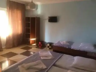 Gio's Guest House - 1