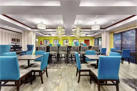 Hampton Inn Amelia Island at Fernandina Beach - 22